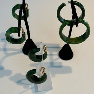 S O L D Vintage Mcm BAKELIITE CATALIN SPINACH GREEN END OF DAY EARRING SET